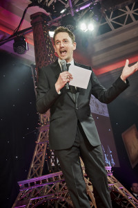 Fresh from his win at Edinburgh Festival, comedien John Robins had written lots of cardcentric material.