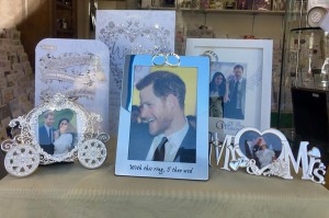 Forget Me Knot’s display highlights different wedding cards and photo frames.