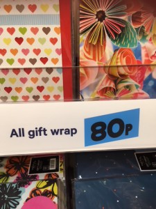 Above: The single price approach extends to giftwrap in Jack’s. 