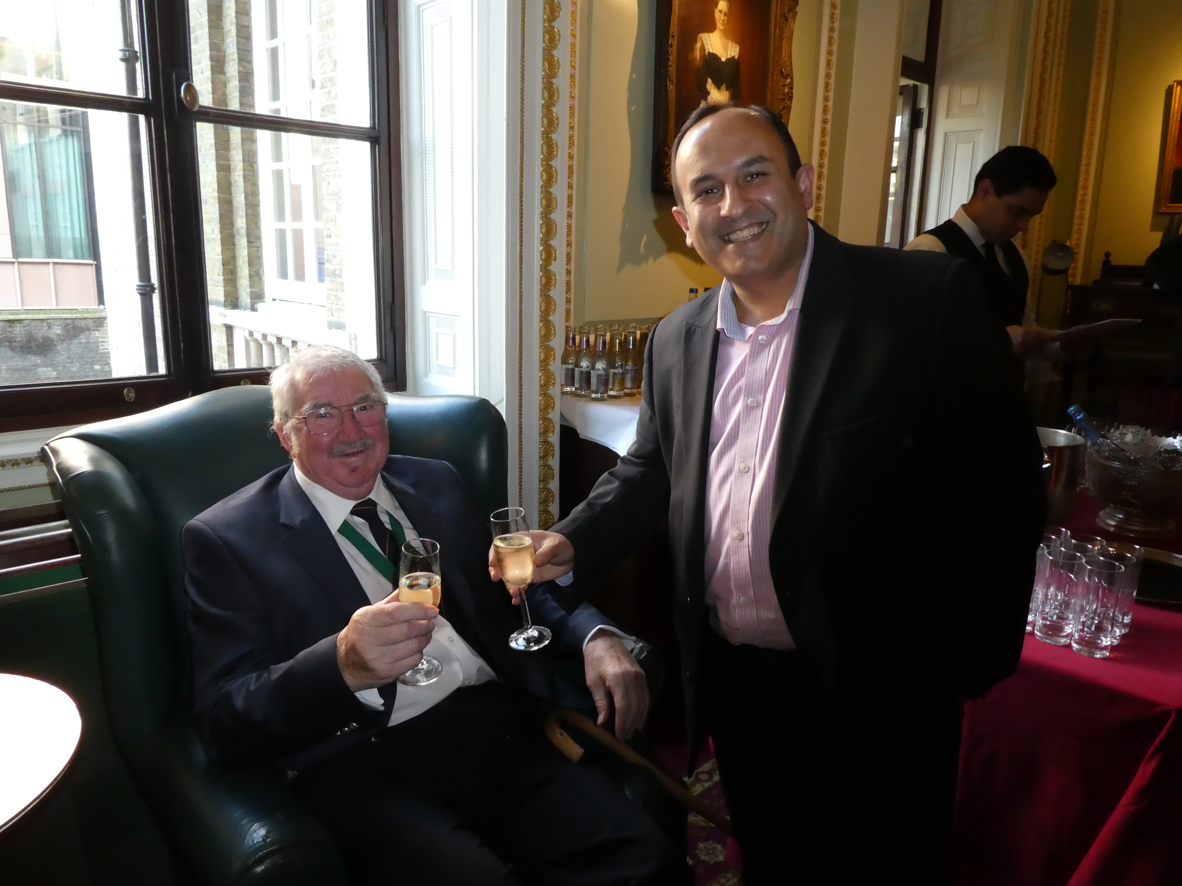 Above: Past president Harry Birtley (left), formerly of Hallmark with current Council member Rajeev Arora, md of Davora. 