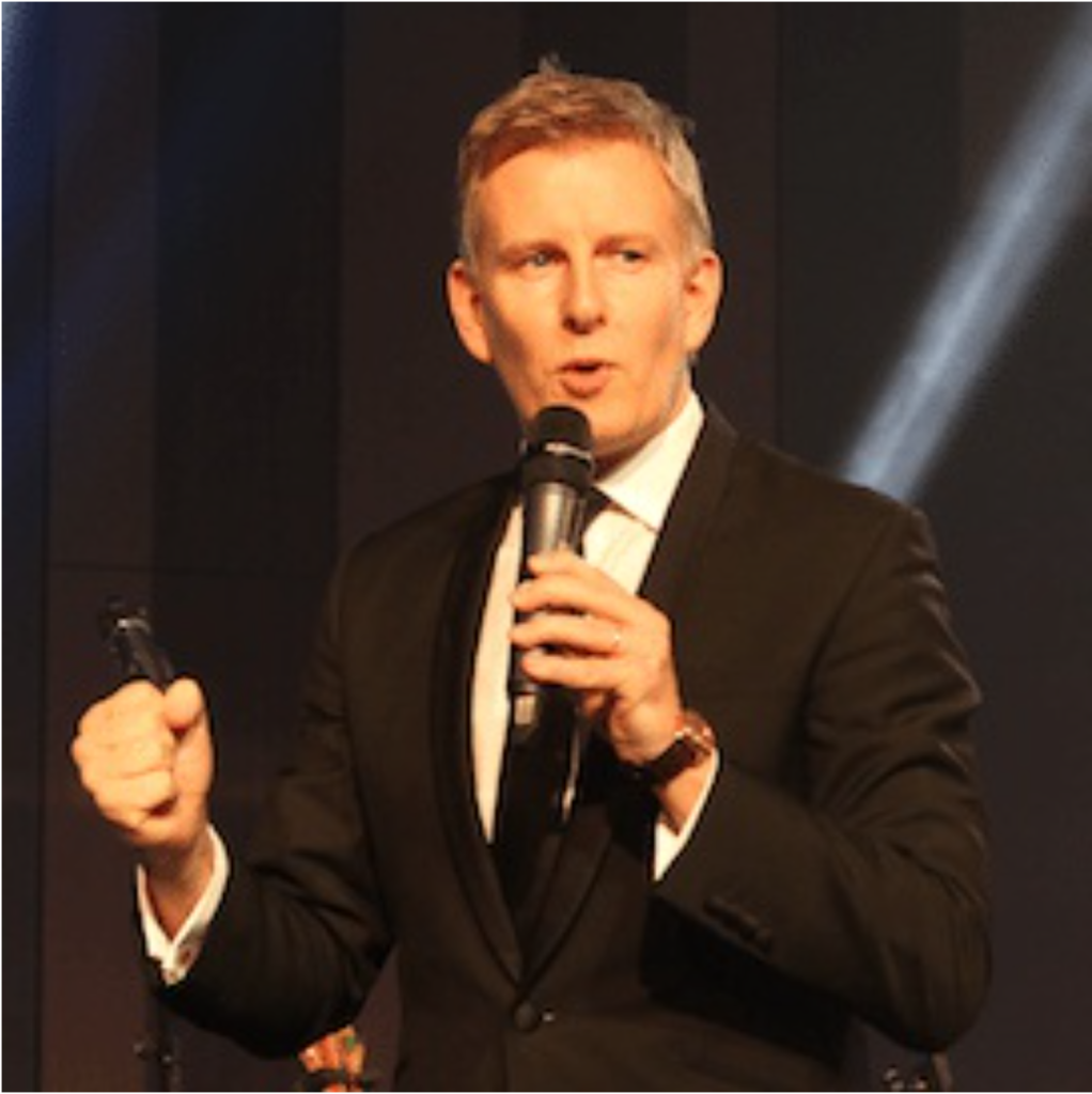 Above: Patrick Kielty takes to the mic for the Henries
